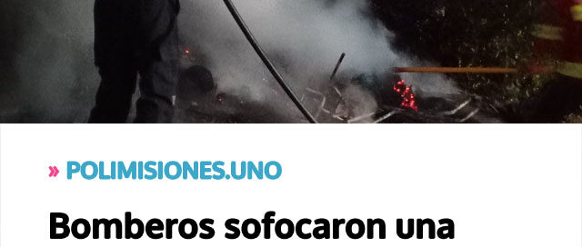 Bomberos sofocaron una quema de basura que amenazaba con propagarse a un baldío y una estructura